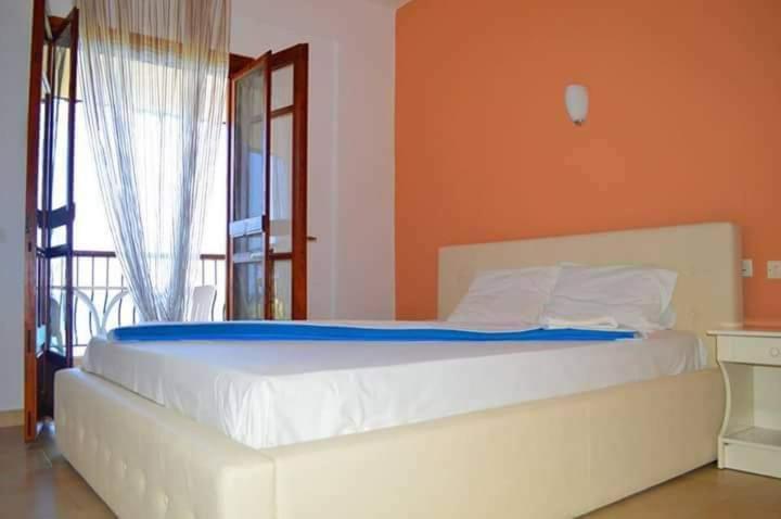 Delfino Hotel Mola Kalyva Exterior foto